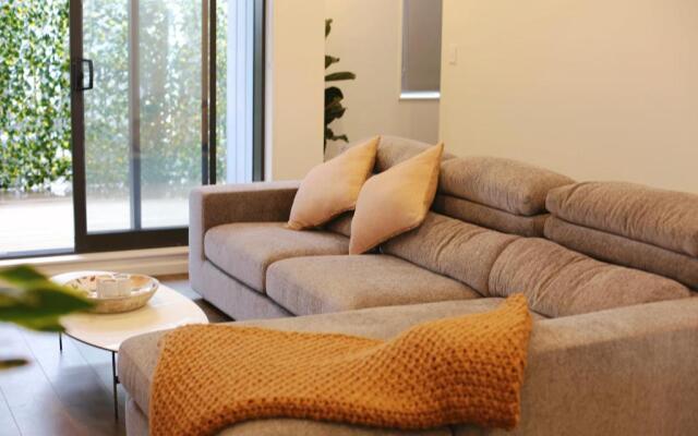 Cheerful 3-bedroom townhouse close to the city