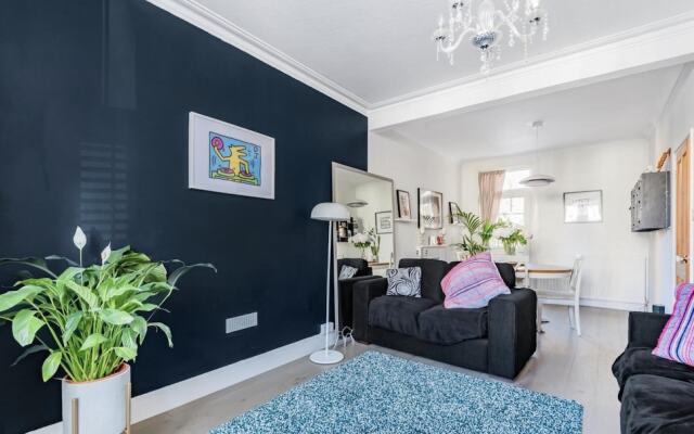 Inviting 3-bed House in Beckenham