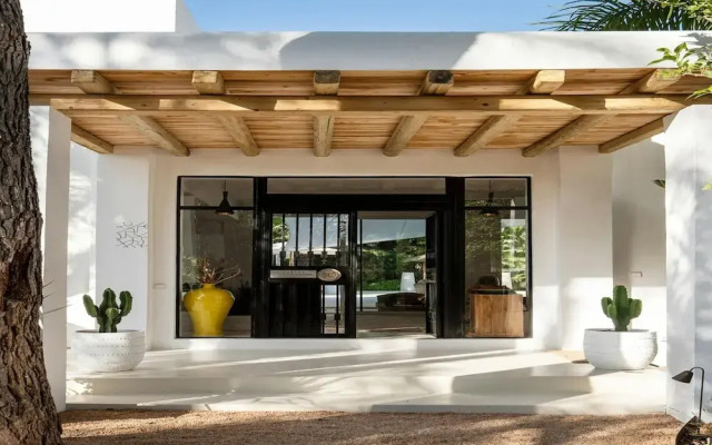 Lavish Villa Near Cala Llonga