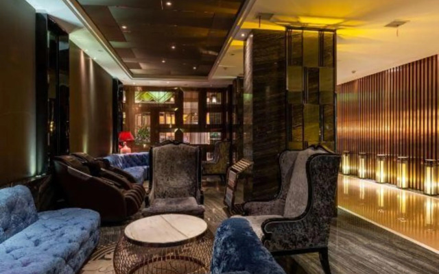 天海·主题精选酒店(九江火车站联盛快乐城八里湖风景区店)