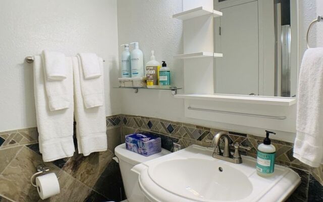 Pikes meets CapHill-Convention Center