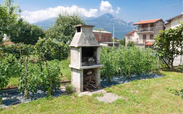 Casa Indipendente Con Giardino Vista Legnone