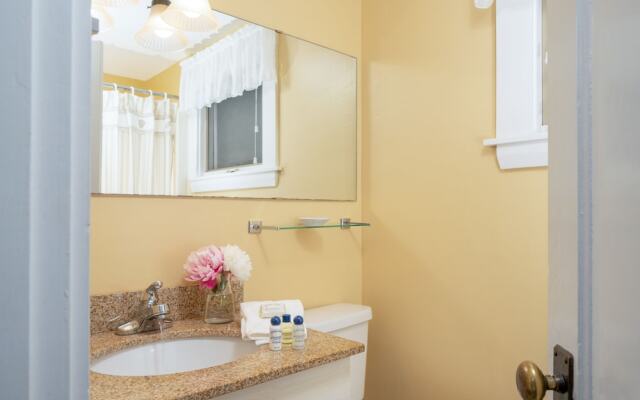 Dockside Guest Quarters & Restaurant