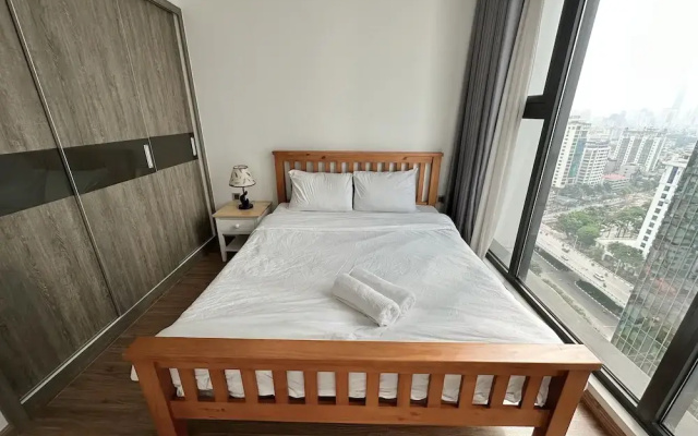 Luna's House Luxury Apartment at Vinhomes Metropolis