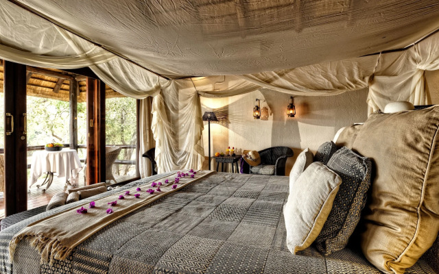 Nyati Safari Lodge
