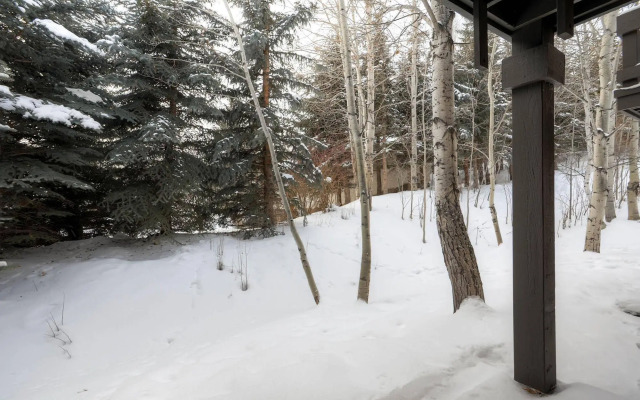 Ridgepoint Townhomes by East West Hospitality