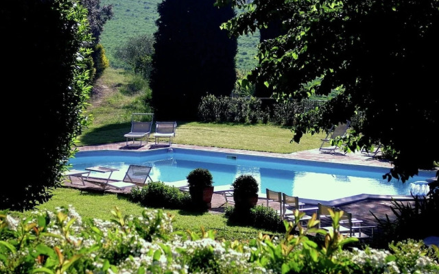 Villa in Montemaggiore With Private Pool