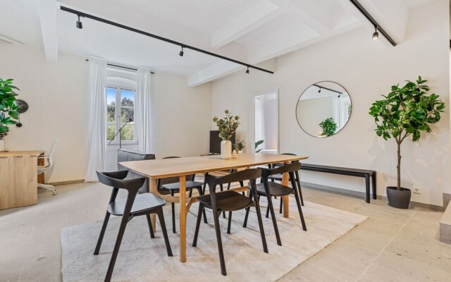 Clausen Hideaway Modern Apartment ID211