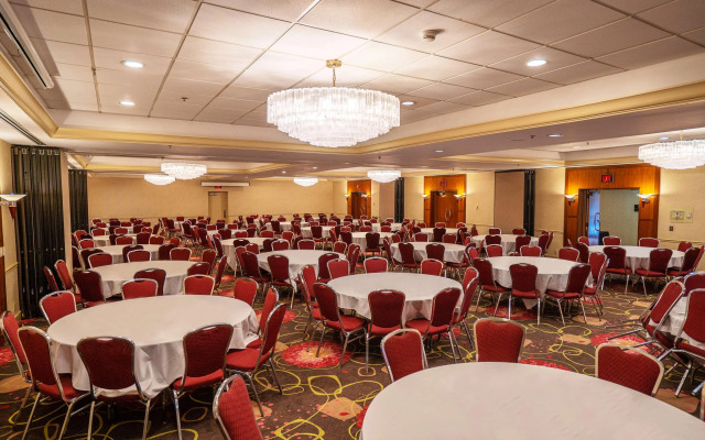 Radisson Hotel Milwaukee West