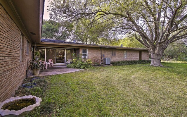 Mid-century Hideaway: Spacious Brownsville Home!