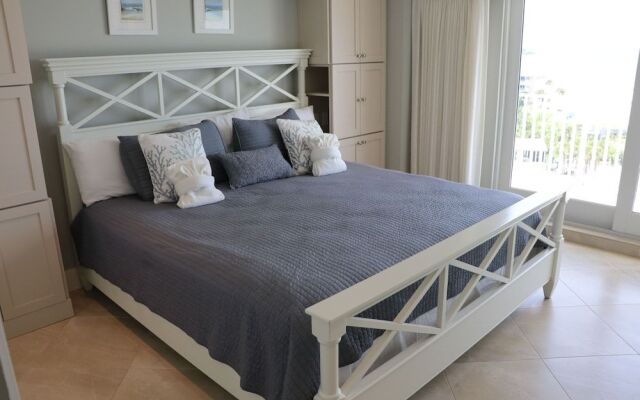 Jamaica Royale - 804 - 2 Br Condo