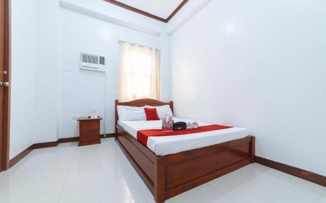 Reddoorz @ D Maagma Street - Vaccinated Staff