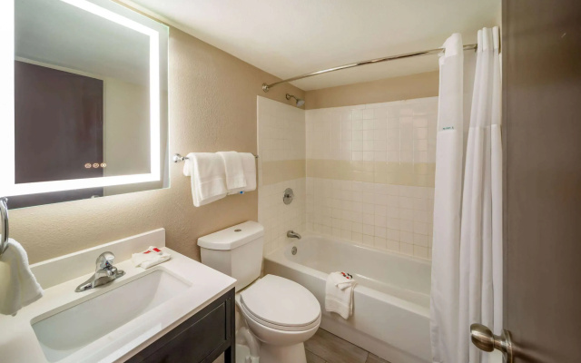 Baymont by Wyndham Laredo
