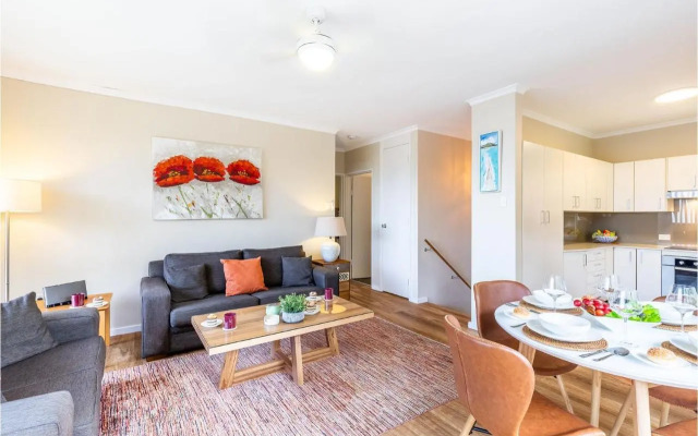 Fingal Court 2 2 Lentara St