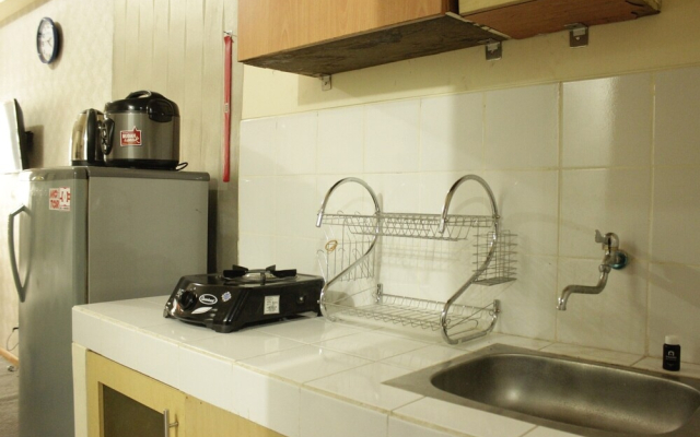 Quiet & Comfy Studio at The Suites @Metro Apartment