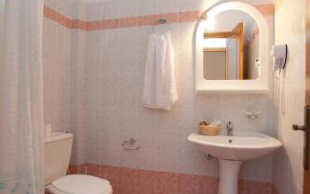 Yiouli Hotel
