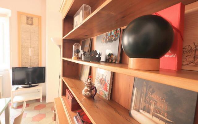 Enchanting 2BR Apt Near Pantheon Vatican