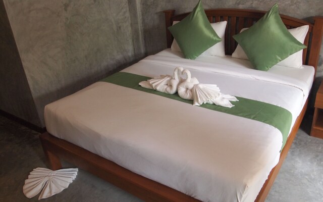 Phatchara Boutique Hotel - Hostel