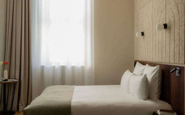 Hotel Fort St Laurent Lyon - Handwritten Collection