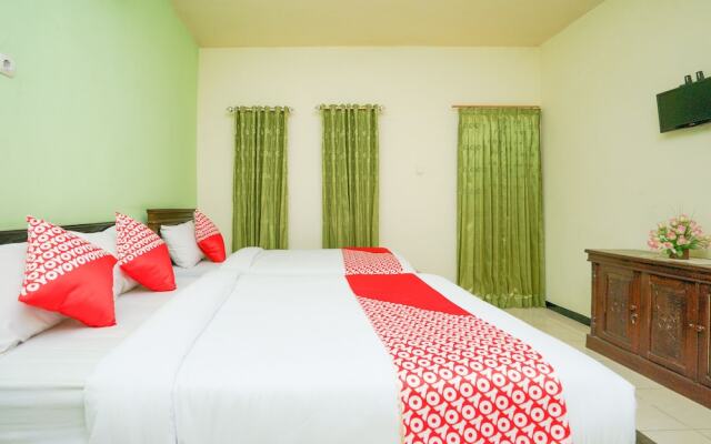 Penginapan Anggrek Syariah 1 by OYO Rooms