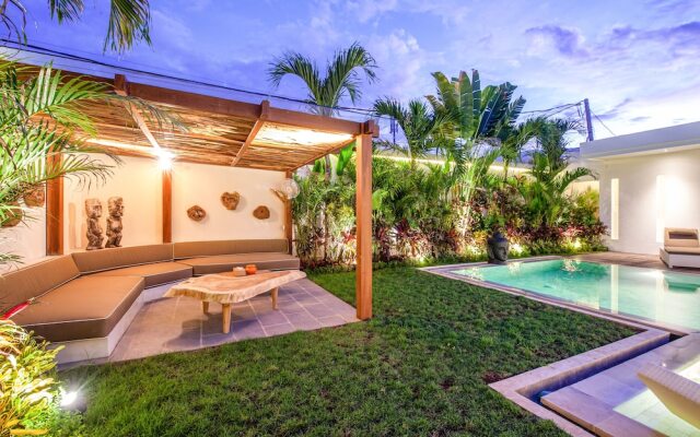 Modern 4 BR Villa 400m to the Beach in Canggu