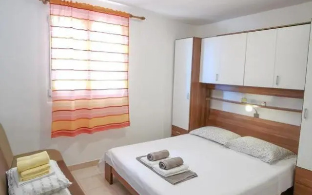 Apartments by the sea Mimice, Omis - 14230
