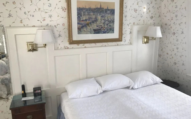 Flag House Inn