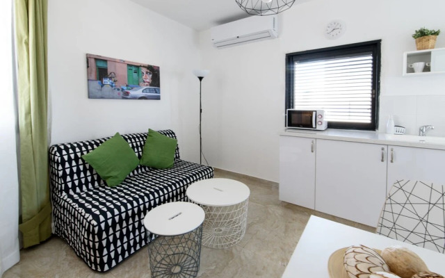Beach View Apartments And Studio