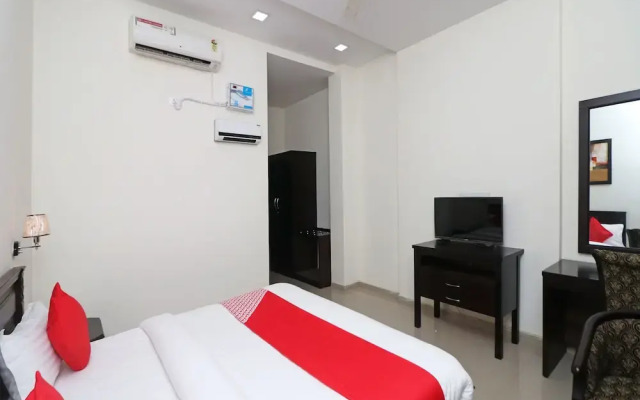 OYO 11878 Hotel De DS Plaza