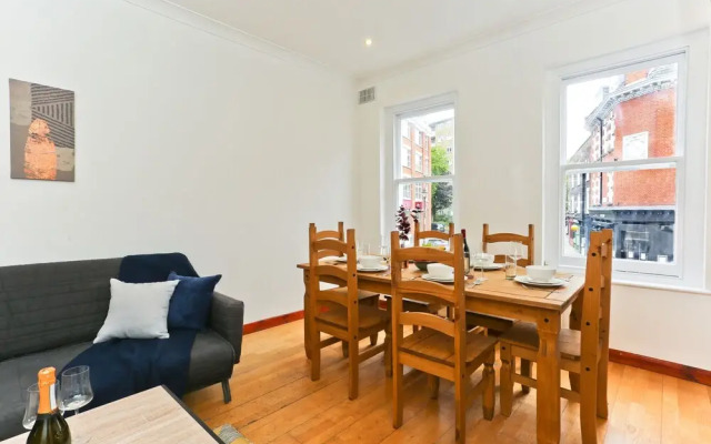 Platinum Apartments in Farringdon 9980