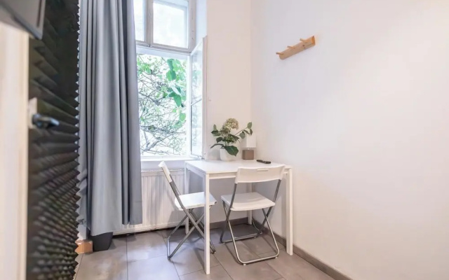Cozy Convenient Room Prime Location