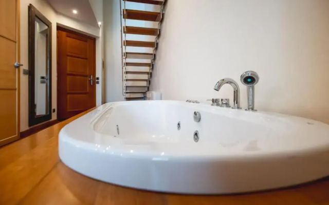 Réva Residences & Pool