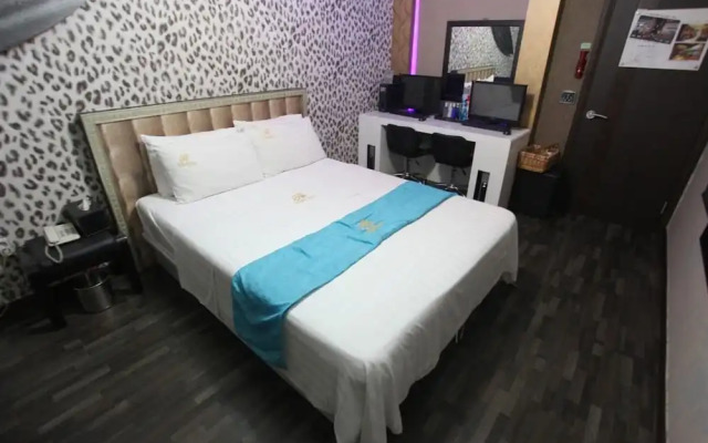 Regency Motel