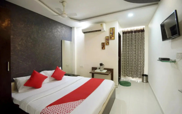 The Royal Inn by OYO Rooms