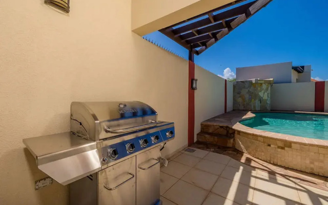 Sleeps 11 6 Bedrooms Privatepool Outdoor Dining