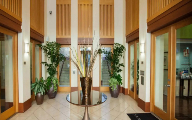 Global Luxury Suites at San Fernando