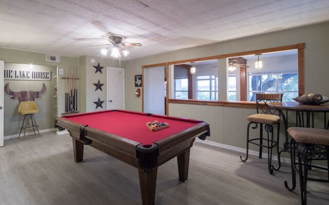 Texas Rose Lodge by RedAwning