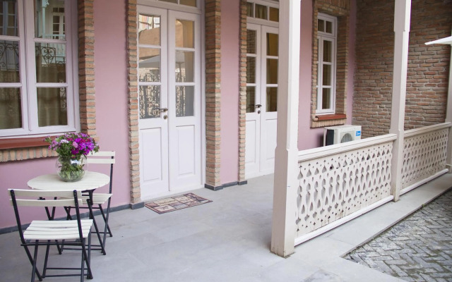 Apartment On Saadi Str Old Tbilisi