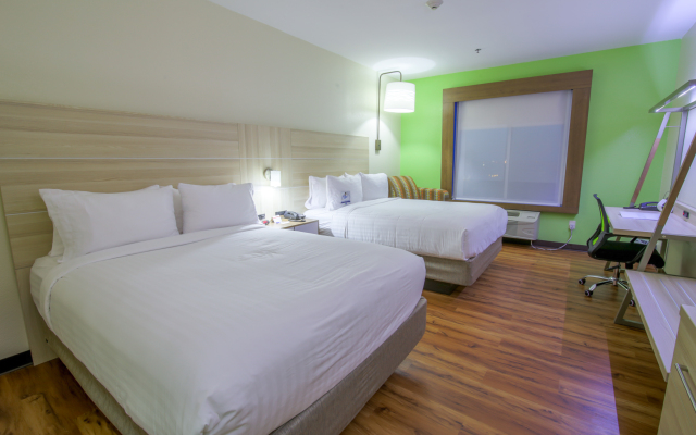 Holiday Inn Express & Suites Raymondville, an IHG Hotel