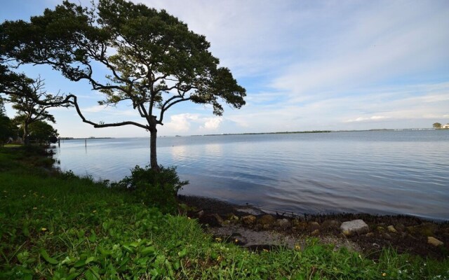 Runaway Bay Resort by BBG