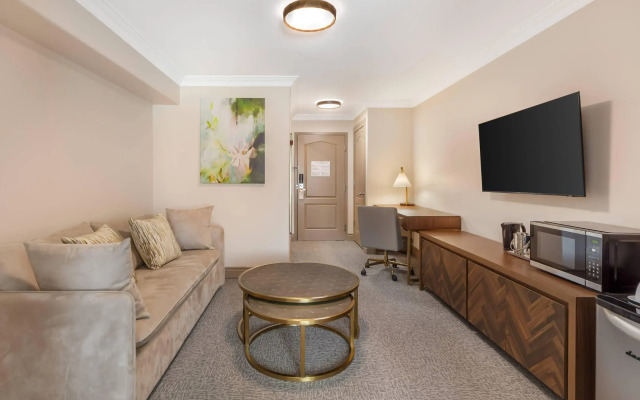 Velora Hinton, Ascend Hotel Collection