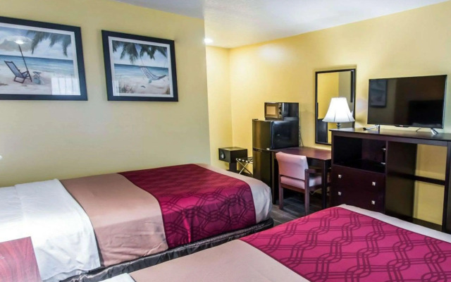 Econo Lodge Cocoa Beach - near the Port