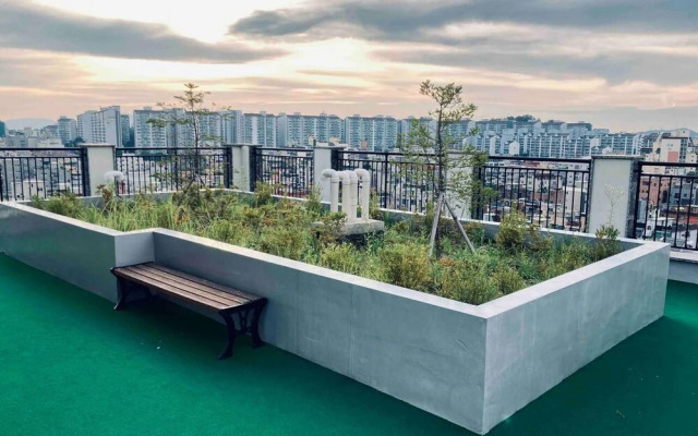 Chic, Modern Apartment Next to Hwagok Station