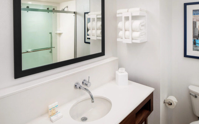 Hampton Inn Boston Seaport District