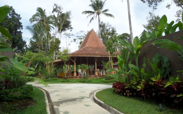 Senetan Villa and Spa Resort