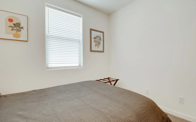 Community Perks: Executive Chandler Townhome