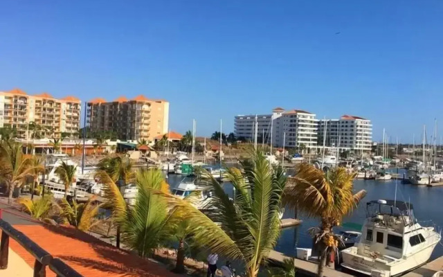 Condo Marina 303