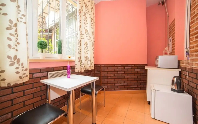 1 Bedroom Apartment Horodotska 33