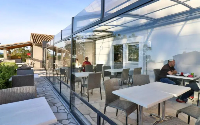 Hôtel Le Coudon - 83210 - La Farlède
