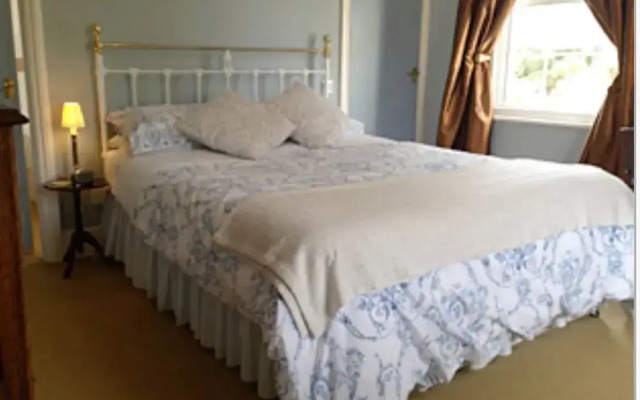 Holly House Bed & Breakfast